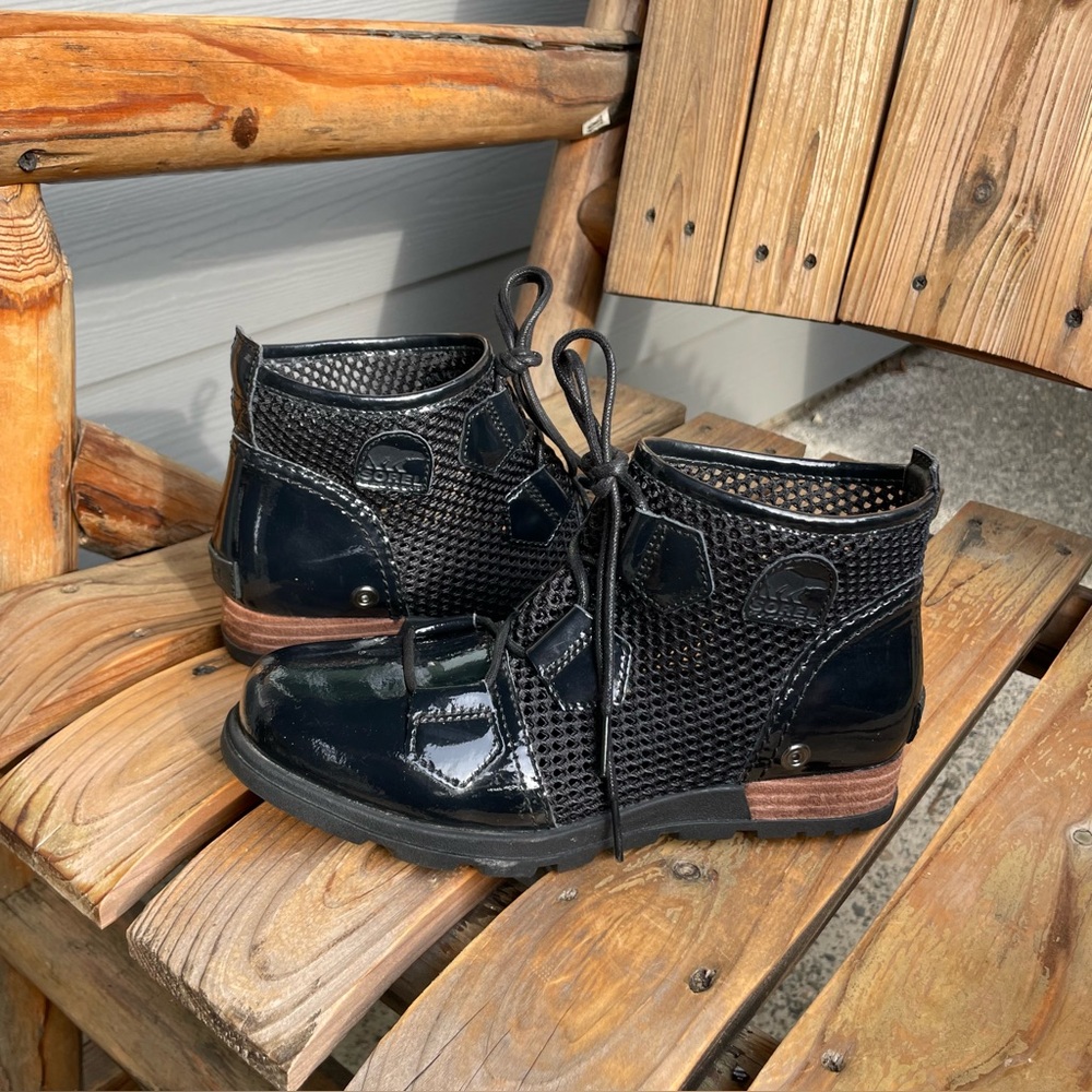 Sorel Major Mesh Black Mesh‎ Boot Size 6 Patent Leather Ankle Bootie